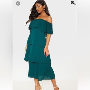 NWT Emerald Green Tiered Frill Detailed Midi Dress